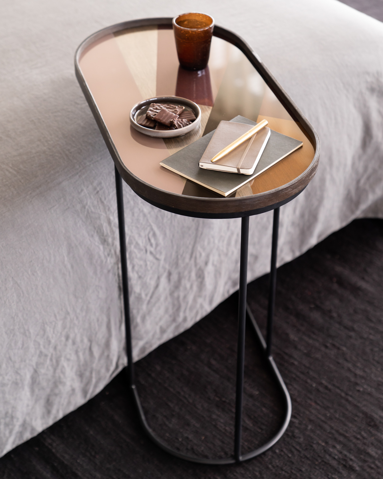 20790_Oblong_tray_side_table_20575_Pinot_bronze_angle_glass_tray_oblong_WEB (3)